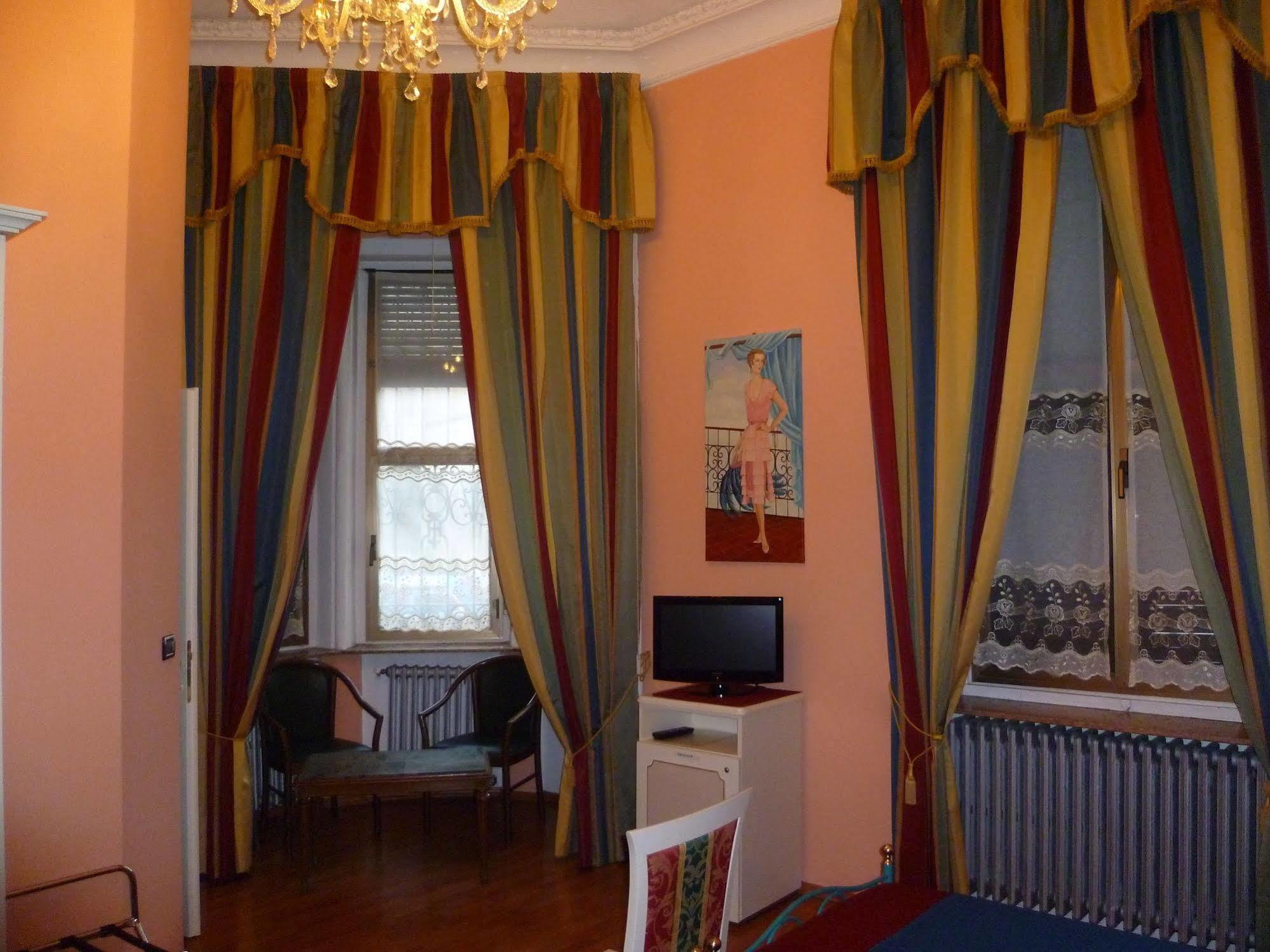 Hotel Principi D'Acaja ตูริน ภายนอก รูปภาพ
